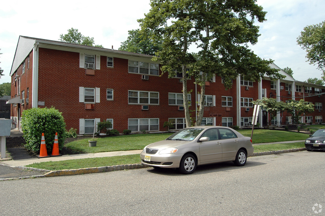 Primary Photo - Grande Apartments