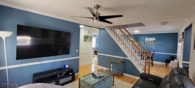Foto del edificio - 331 8th St
