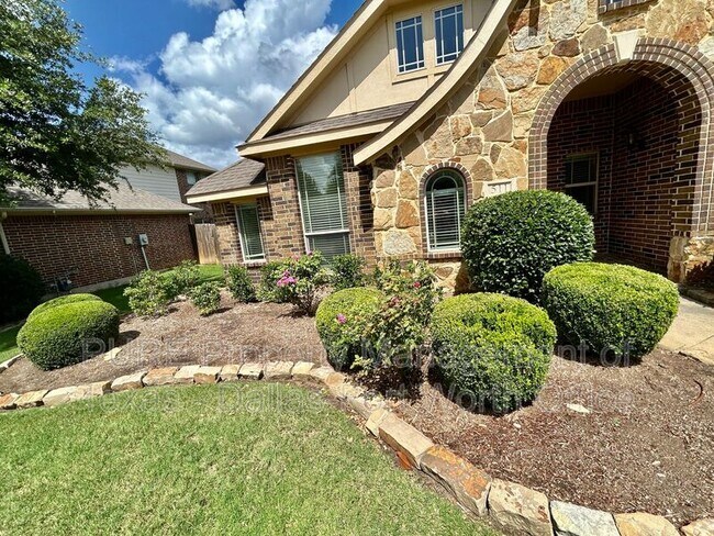 Foto del edificio - 511 Carnation Ln
