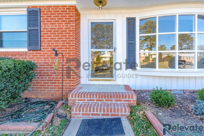 Foto del edificio - 7507 Comet Rd