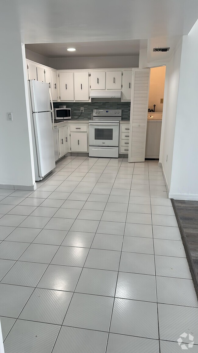 Building Photo - 9273 Collins Ave