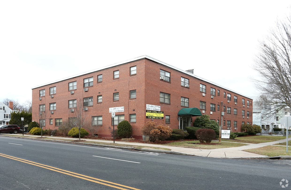 137 Evergreen Ave, Hartford, CT 06105 Apartments in Hartford, CT