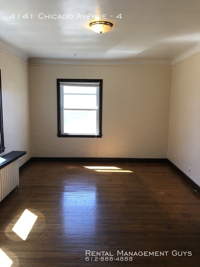 Building Photo - 1 Bedroom Open Floor Plan- Tons of Character!