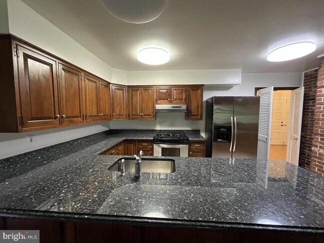 Foto del edificio - 6301 Evermay Dr