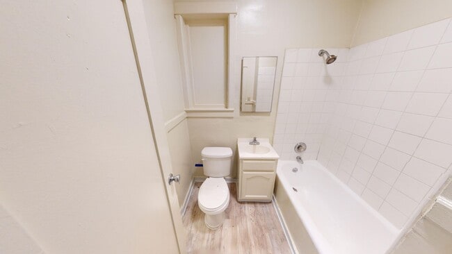 Interior Photo - 2532 DALY STREET