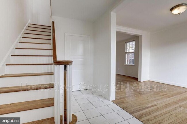Foto del edificio - 3315 Dent Pl NW