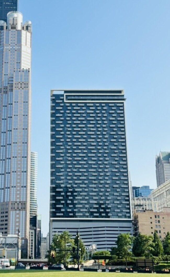 Building Photo - 235 W Van Buren St