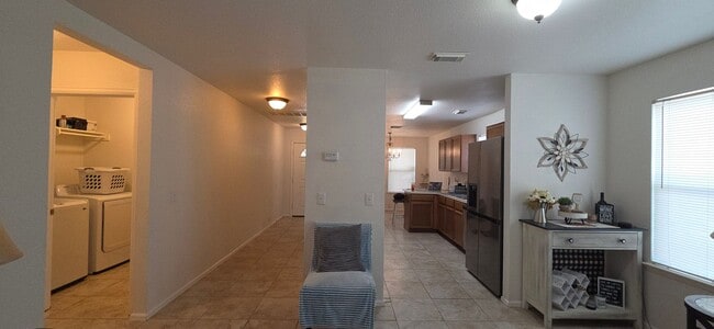 Photo - Northeast San Antonio 5-Bedroom off Judson... House