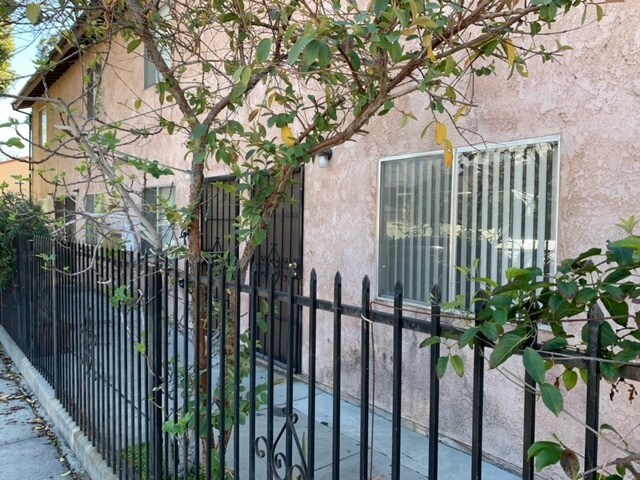 Primary Photo - 11520 Archwood St