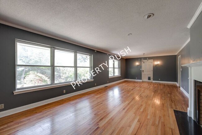 Building Photo - 303 Windmere Dr