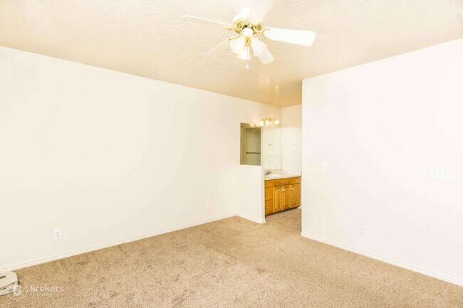 Building Photo - Cute St. George Home