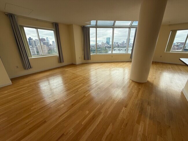 Building Photo - 8 Museum Way