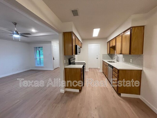 Foto del edificio - 1153 Landsdale Ln