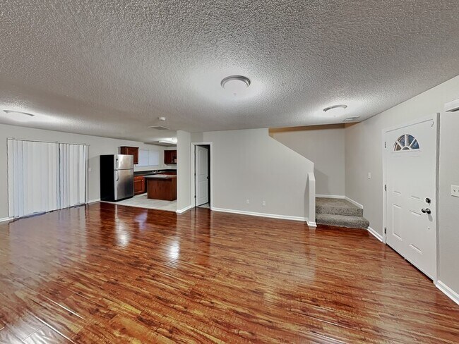 Building Photo - 10007 Branley Oak Dr