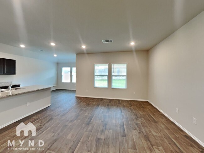 Foto del edificio - 15117 Siberian Elm Ln