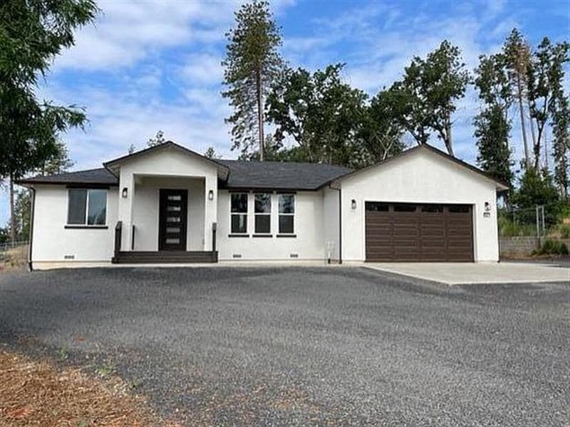 Nestled on a hill House for Rent in Paradise, CA