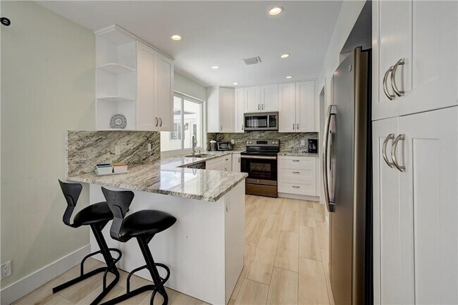 Foto del edificio - 840 SW 7th St