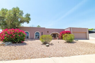 Building Photo - 2847 E Acoma Dr