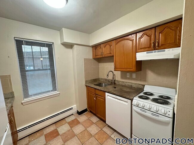 Foto del edificio - 1758 Commonwealth Ave