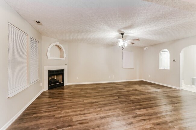 Building Photo - 4842 Fosterson Dr