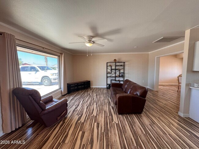 Foto del edificio - 10620 W Snead Dr