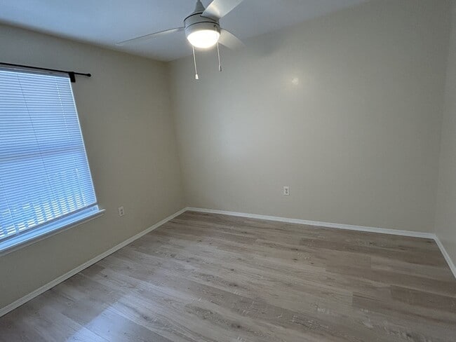 Photo - 1635 Neptune St Apartment