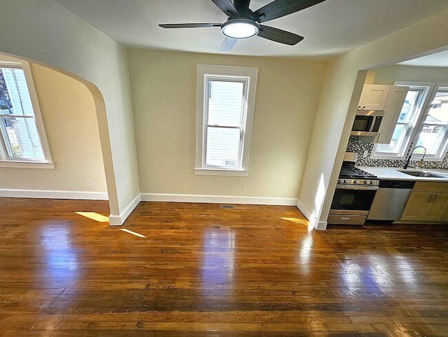 Photo - 244 Centre Ave House