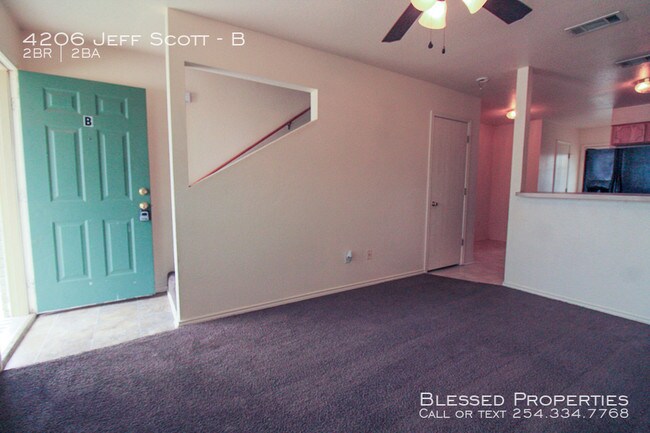 Building Photo - 4206 Jeff Scott Dr
