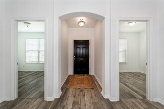 Building Photo - 2104 Miramar Dr Building Photo - 2104 Miramar Dr