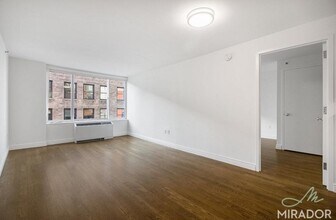 Building Photo - 60 W 23 St