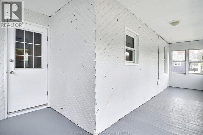 Building Photo - 996 Albert Rd