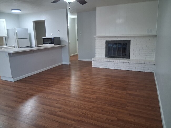 Building Photo - 563 Cumberland Dr