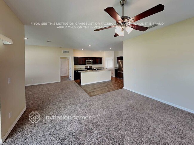 Foto del edificio - 5801 Bovine Dr