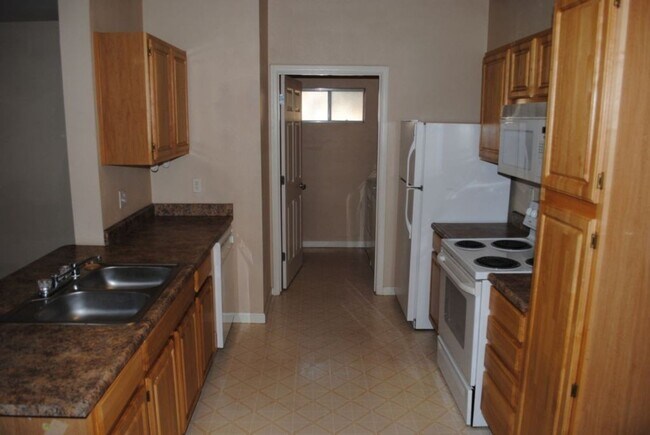 Building Photo - 501 Gibson Dr