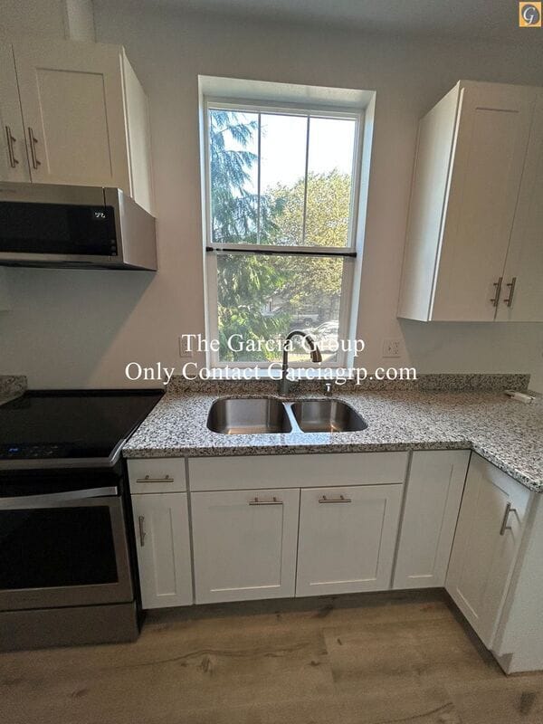 Photo - 8780 SE Flavel St Apartment