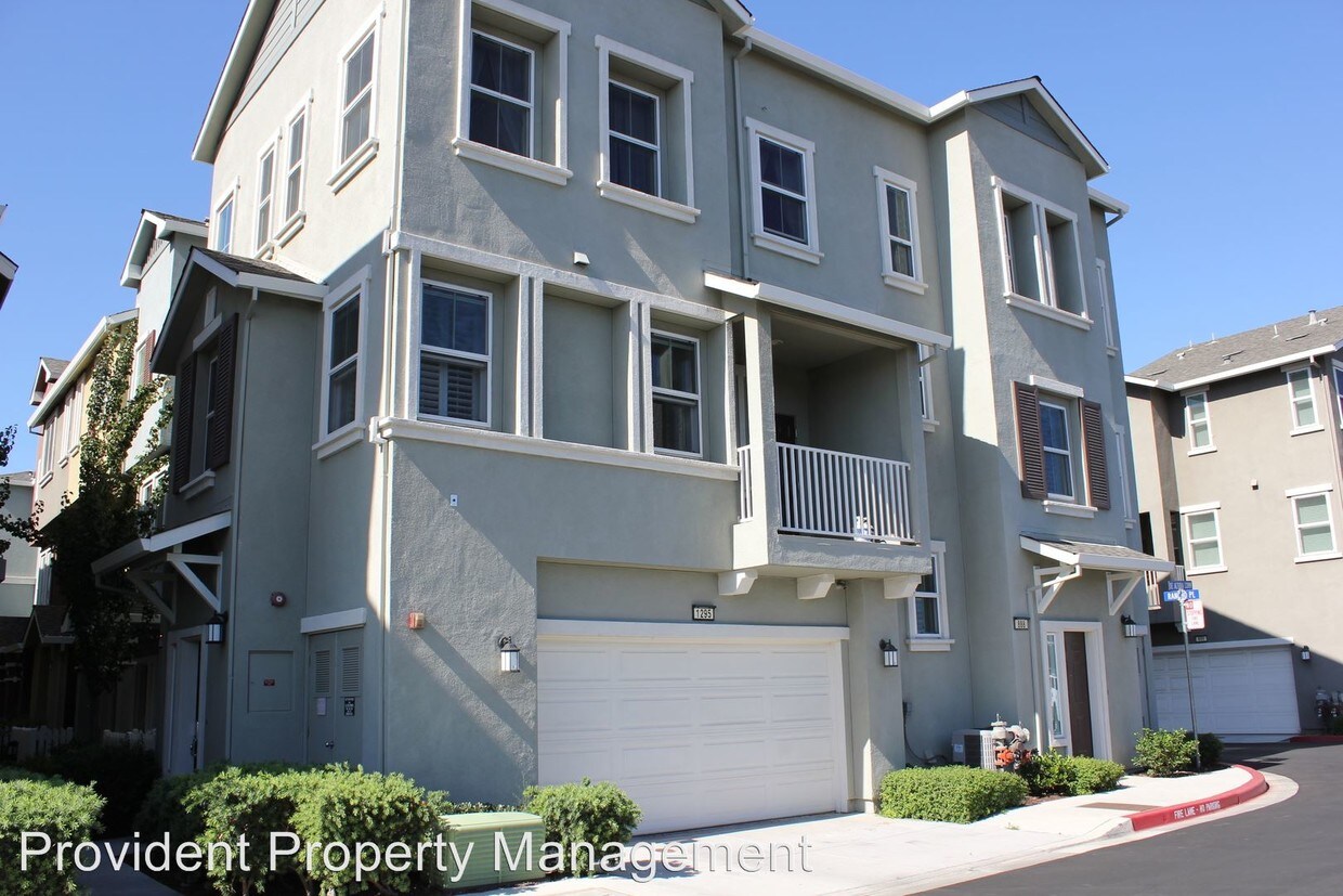 Primary Photo - 2 br, 2.5 bath House - 1295 De Altura Commons