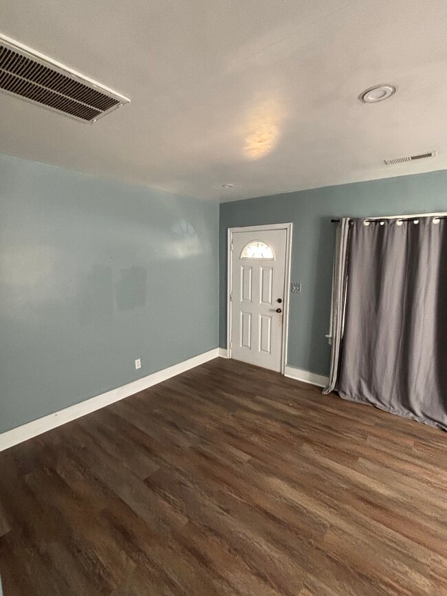 Building Photo - 2506 E Lexington Ave