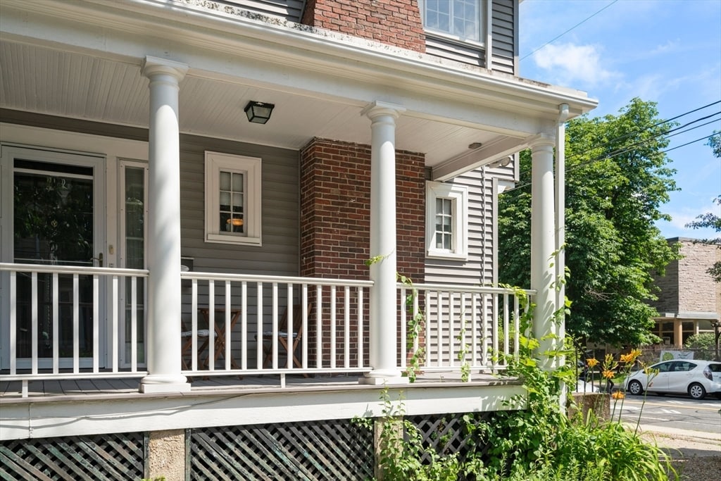 Primary Photo - 855 Beacon St