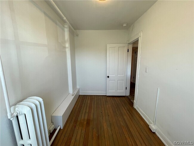 Building Photo - 3029 Ellwood Ave