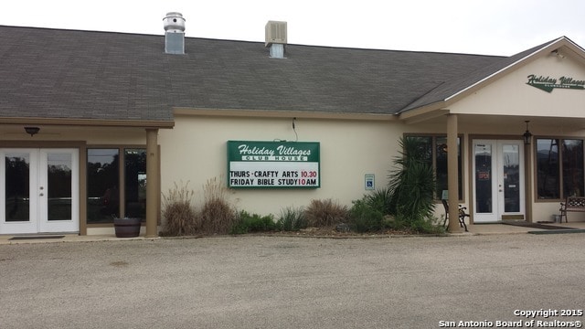 Building Photo - Very Cute 2/2 With Lake Access and Ammenities