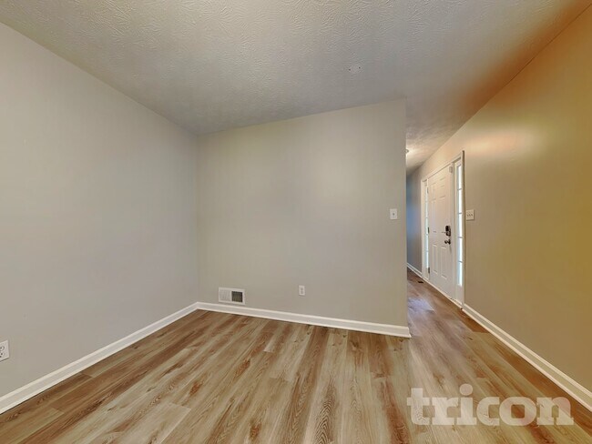 Foto del edificio - 220 Stevenson Trail