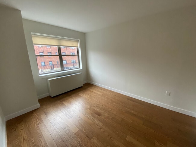Building Photo - 75-25 153rd St