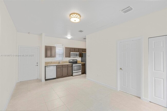 Building Photo - 9341 SW 171st Ct