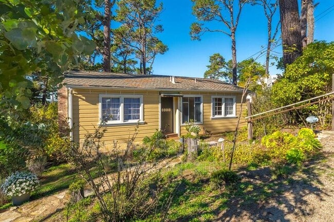 Building Photo - 24736 Dolores St