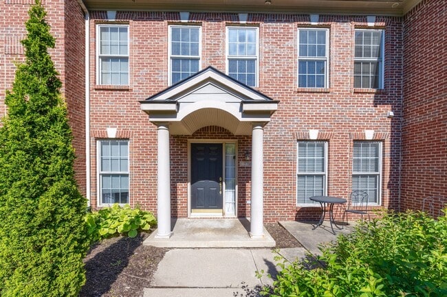 Photo - 5706 Hampshire Ln Townhome