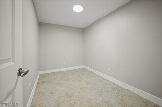 Building Photo - 3 Kings Rd