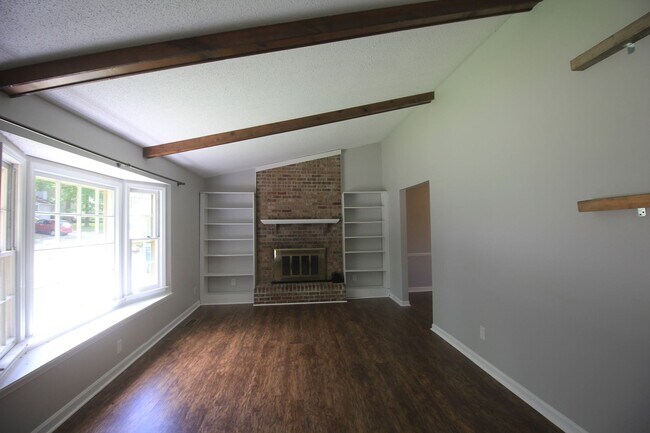 Foto del edificio - Move In Special!! 1/2 Off First Month's Re...