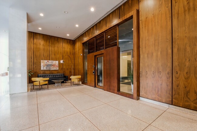 Building Photo - 3600 N Lake Shore Dr
