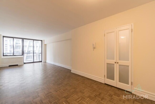 Foto del edificio - 0 bedroom in New York NY 10023