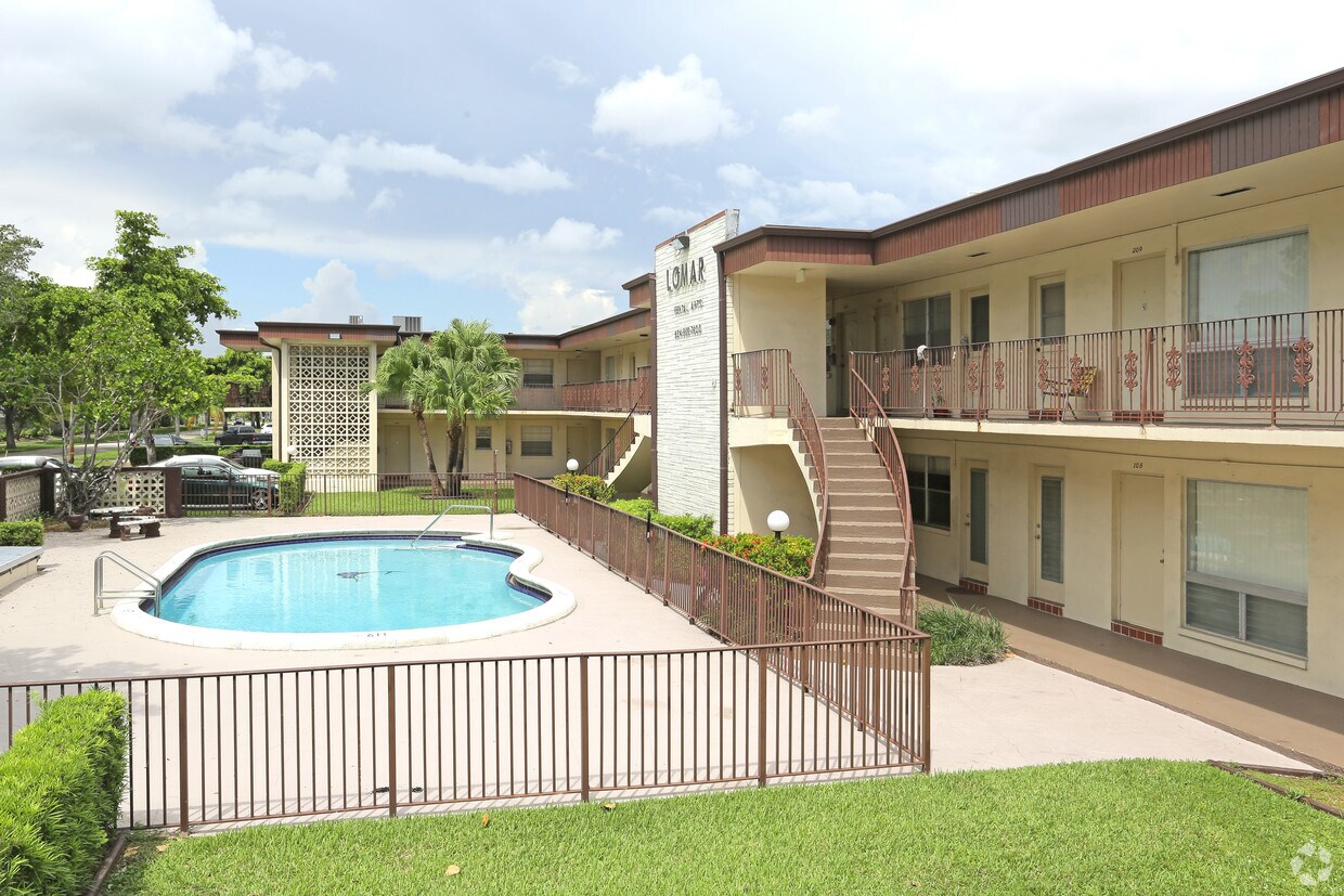 Lomar Apartments Apartments 555 S Luna Ct Hollywood, FL